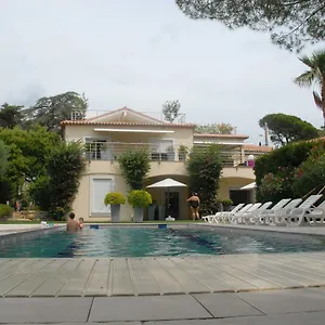 https://studio-a-sainte-maxime.fr-provencehotel.com