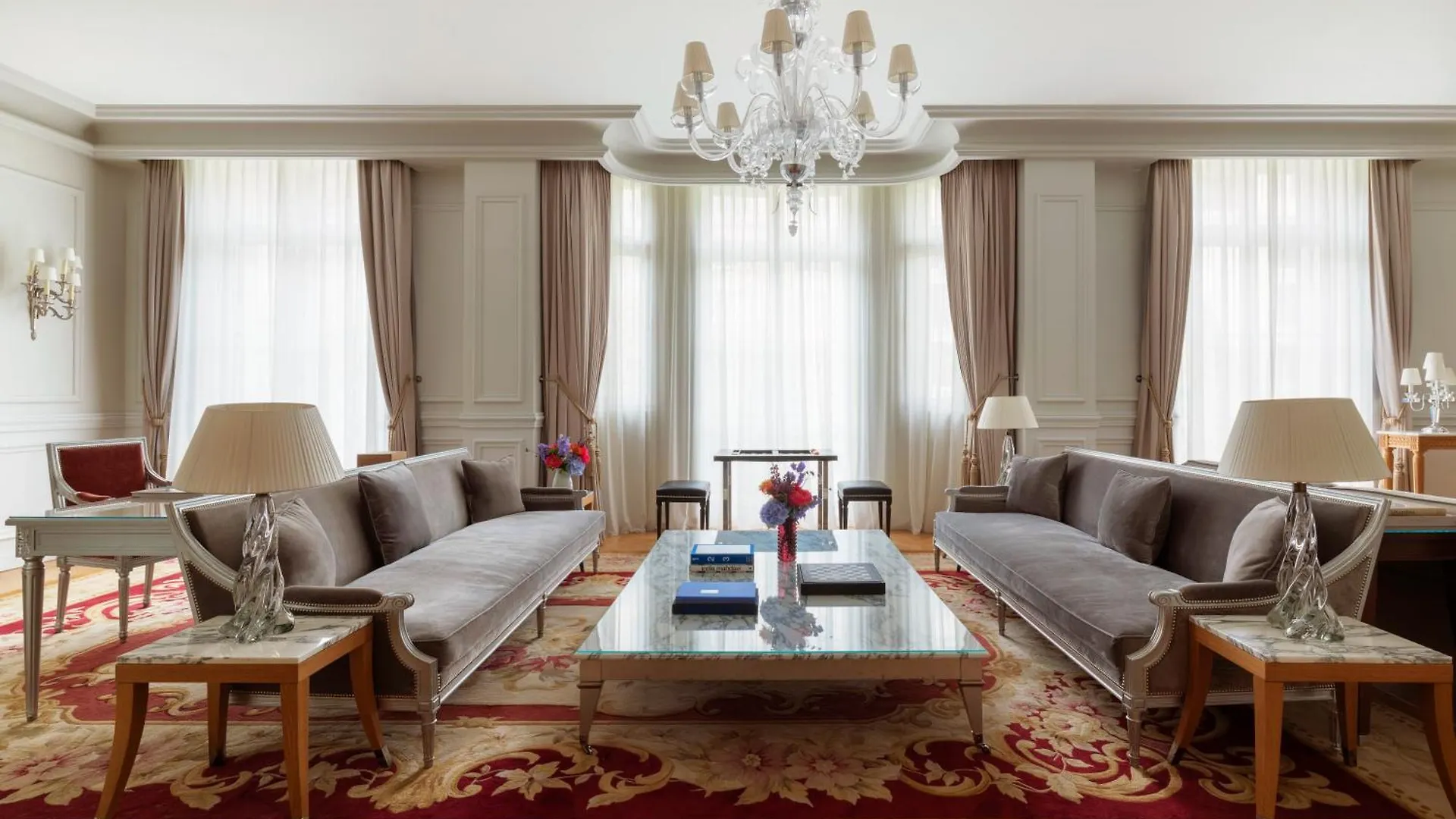 *****  Hotel Le Royal Monceau Raffles Párizs Franciaország