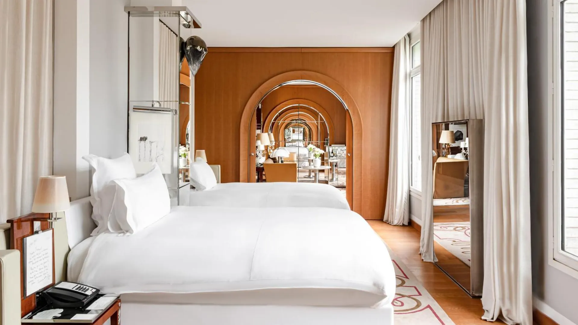 Hotel Le Royal Monceau Raffles París
