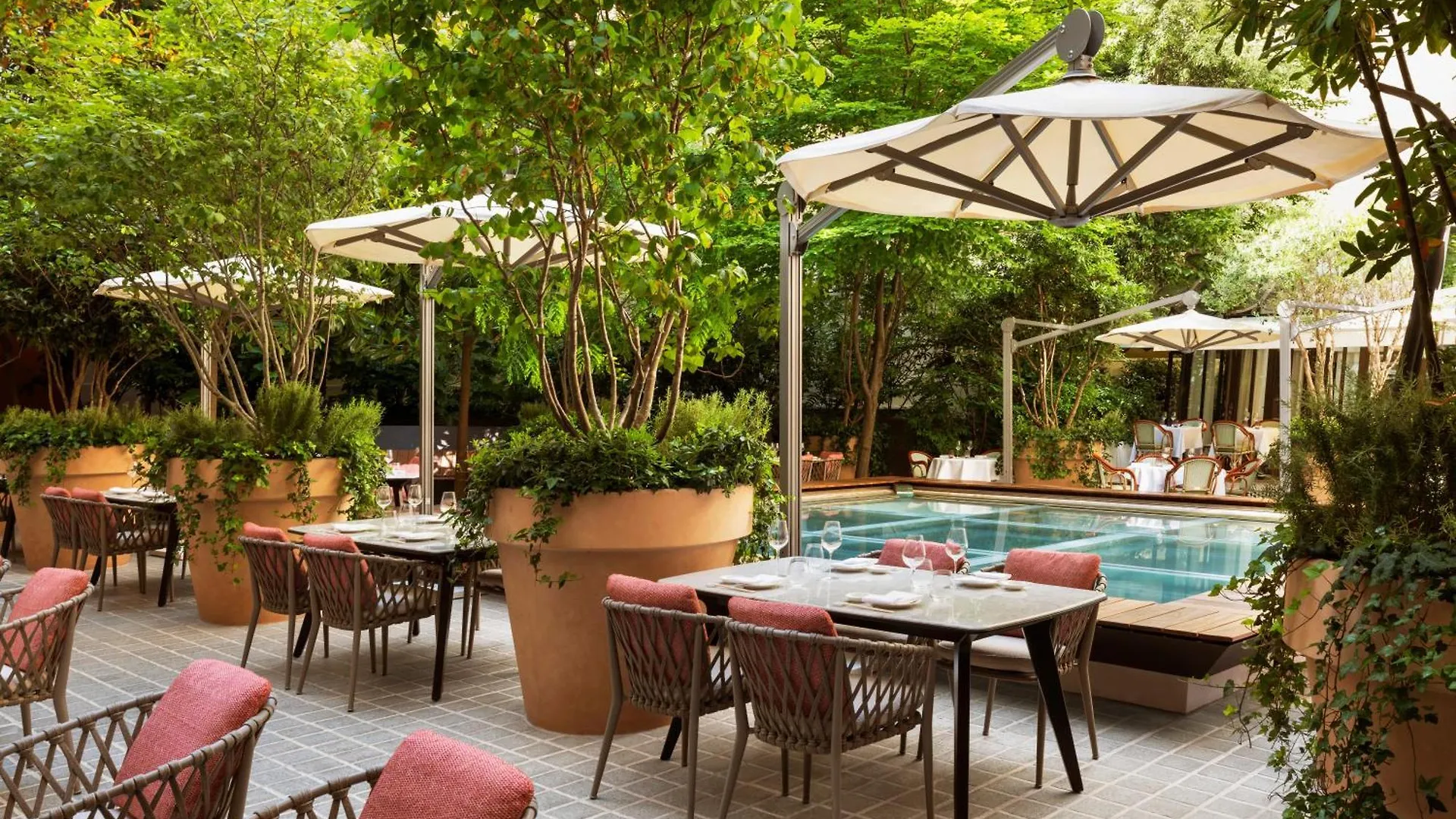 Hotel Le Royal Monceau Raffles París