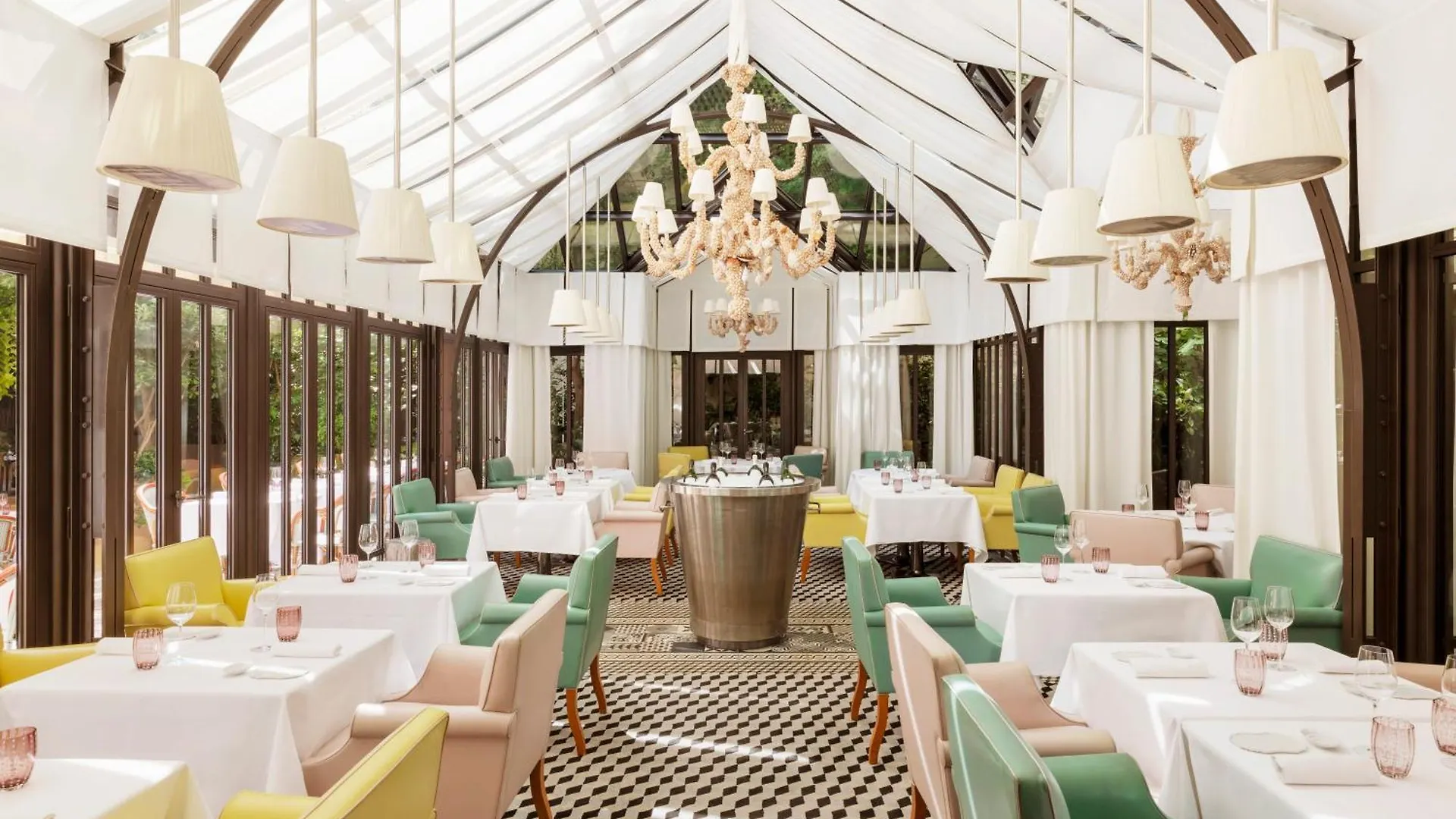 Hotel Le Royal Monceau Raffles París 5*,